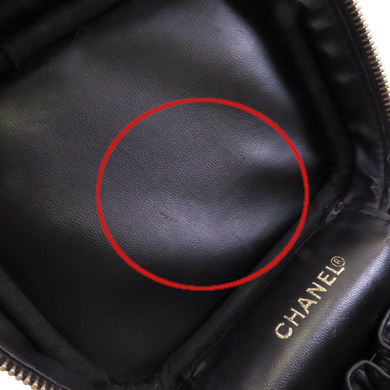 CHANEL 牛皮皮革Vintage Vanity Case金扣手挽袋-11