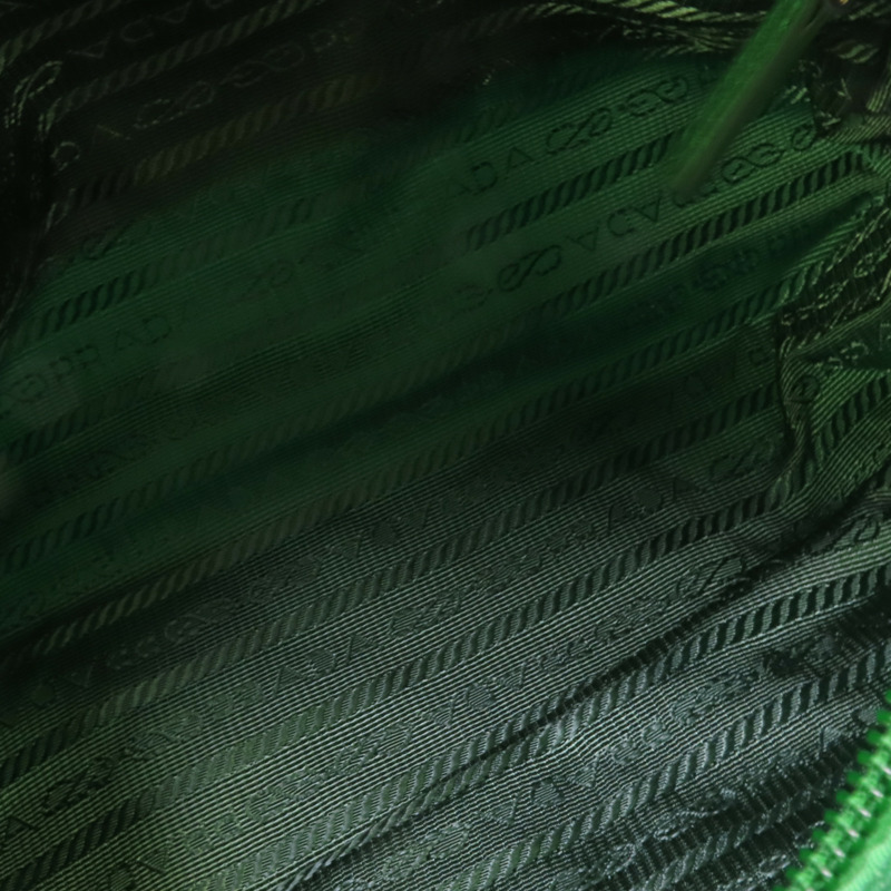 PRADA 尼龍Tessuto Cosmetic Bag Small銀扣手拿包-4