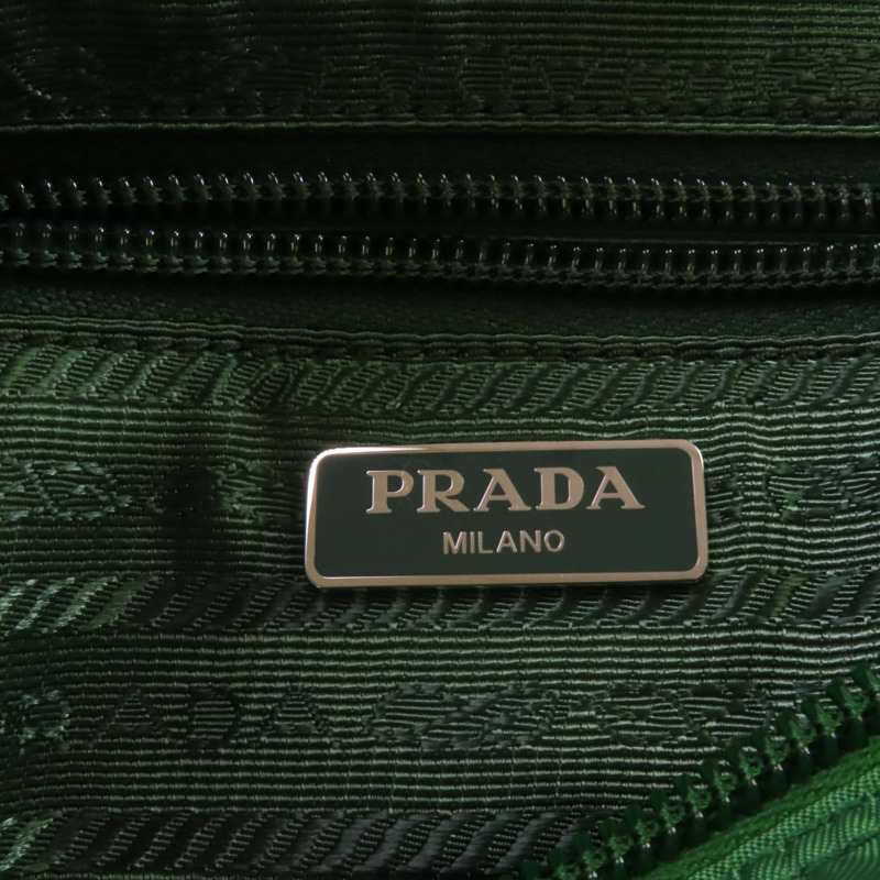 PRADA 尼龍Tessuto Cosmetic Bag Small銀扣手拿包-5