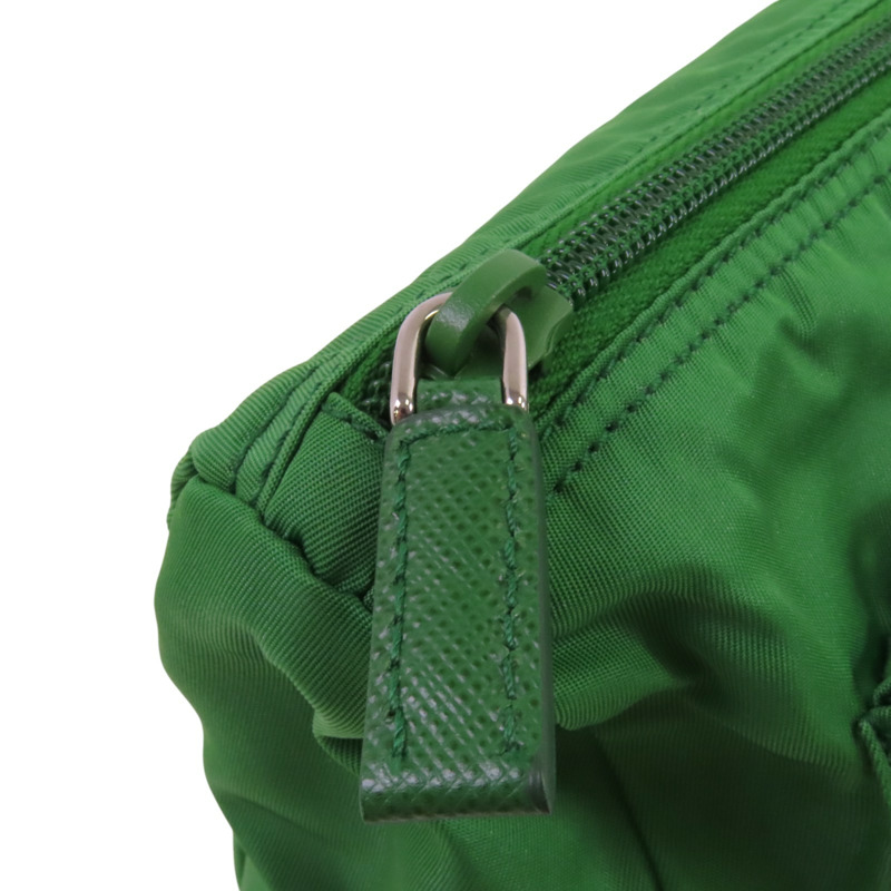 PRADA 尼龍Tessuto Cosmetic Bag Small銀扣手拿包-6