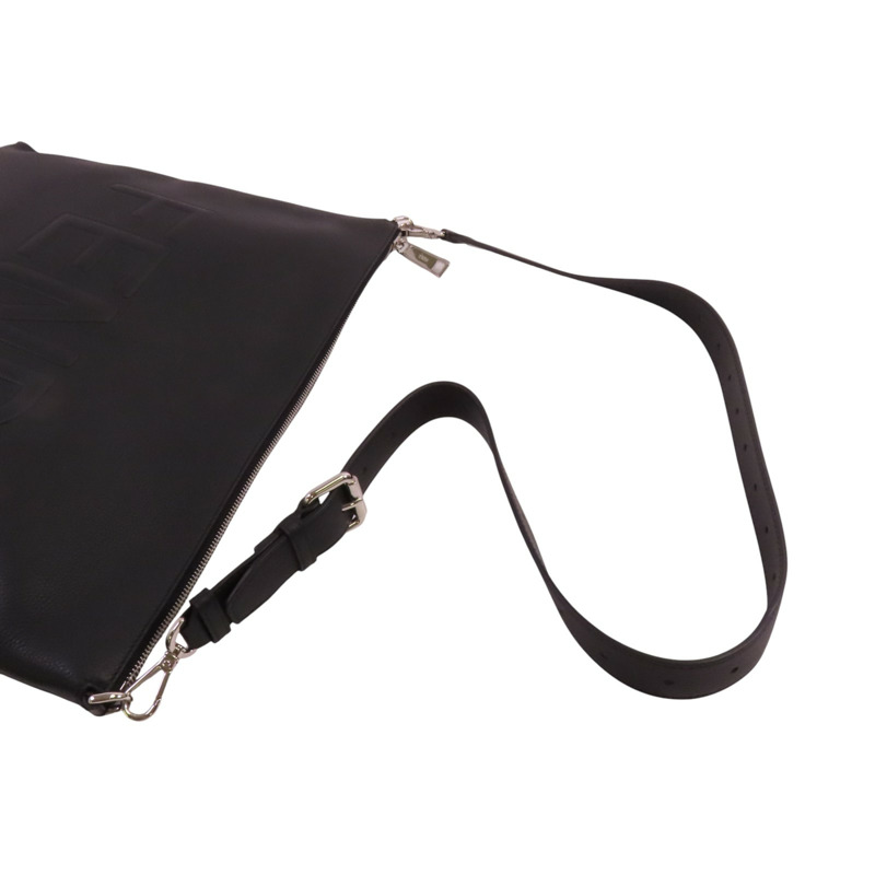 FENDI 牛皮皮革After Roma Pouch Shoulder銀扣肩背袋-7