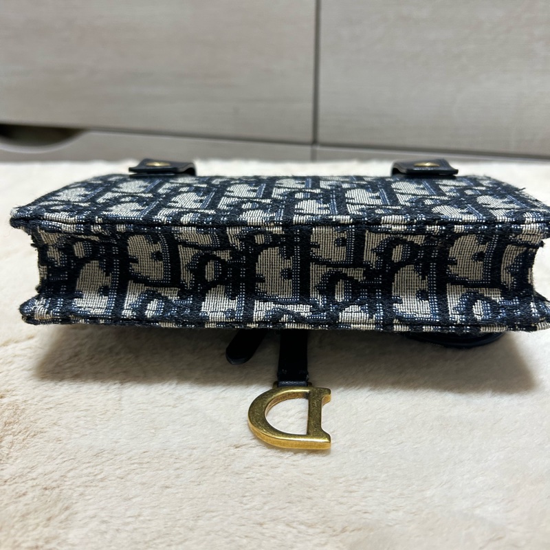 Dior迪奧 saddle 老花藍色刺繡馬鞍包單肩腰包  手拿包-10
