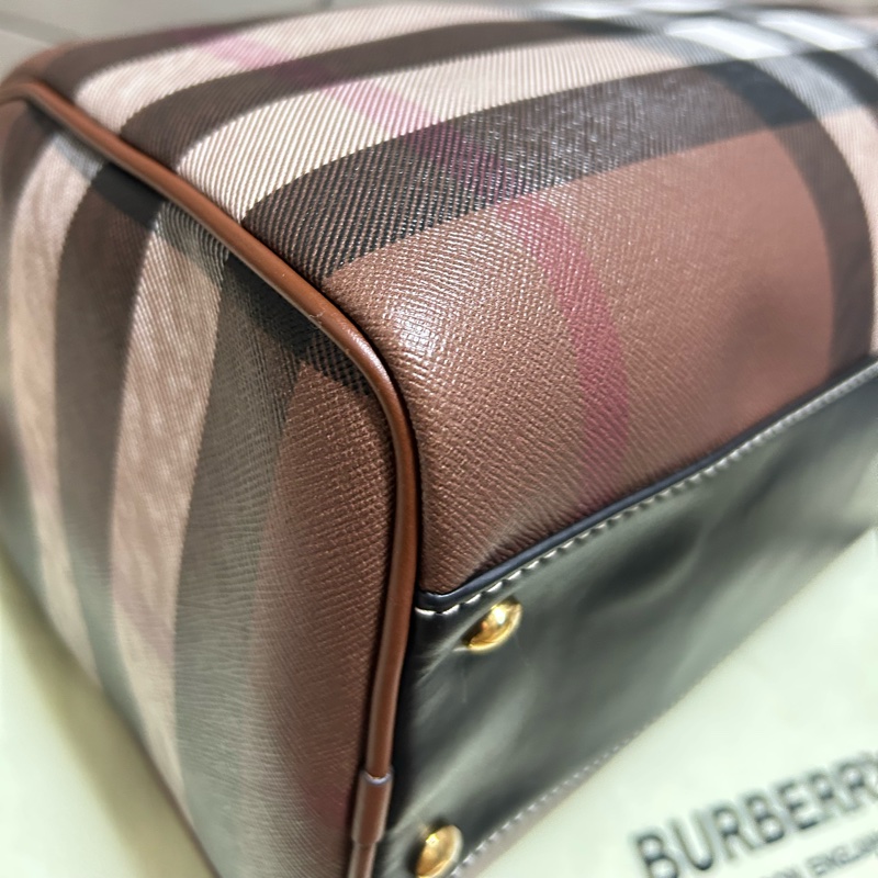 #近新 BURBERRY 巴寶莉 經典格紋皮革中型手提/斜背包(暗樺木棕色)-7