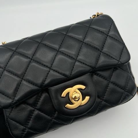 Chanel 小方胖金球鏈包