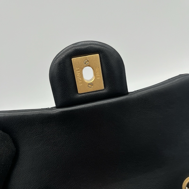 Chanel 小方胖金球鏈包-19