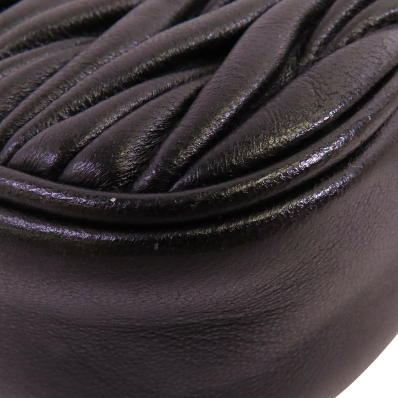 Miu Miu 羊皮皮革Shoulder Bag金扣肩背袋-11