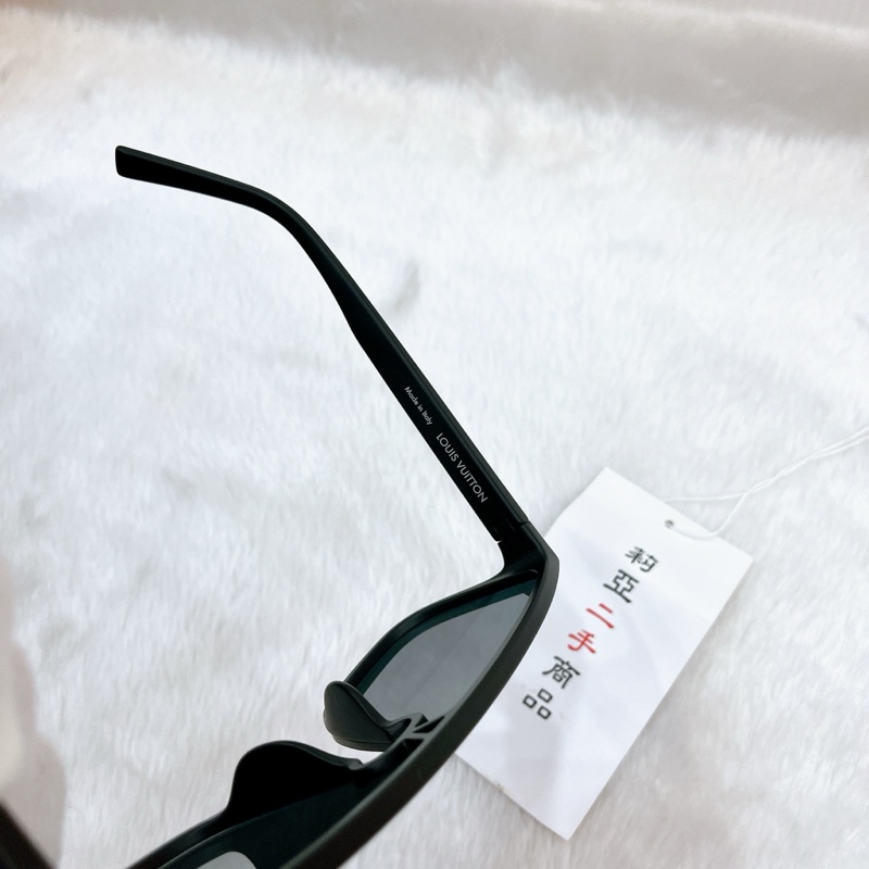 莉亞精品♡ LV 滿版老花墨鏡 二手-9