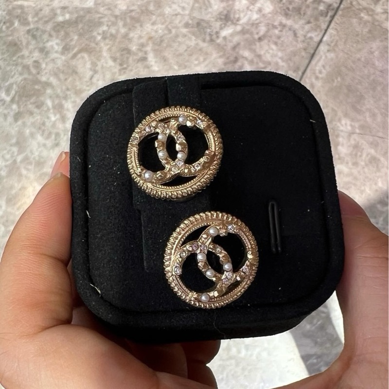 Chanel 圓形淡金色耳環-1