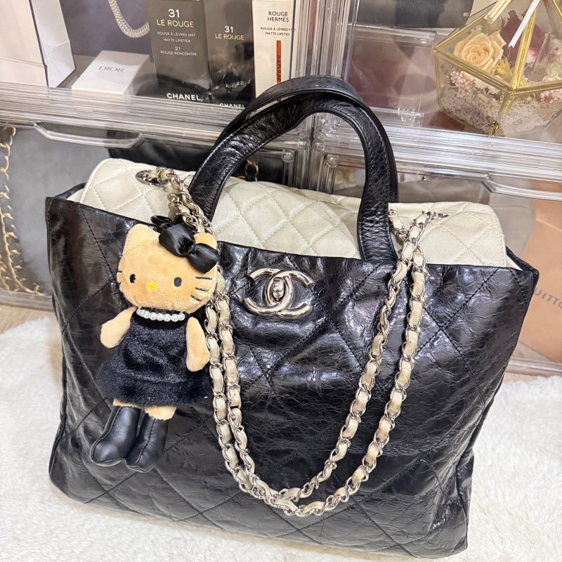 好看的實用款🖤CHANEL 香奈兒 蠟光牛皮 黑色肩背 手提 托特包-0