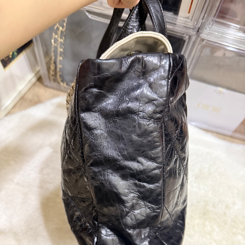 好看的實用款🖤CHANEL 香奈兒 蠟光牛皮 黑色肩背 手提 托特包-13