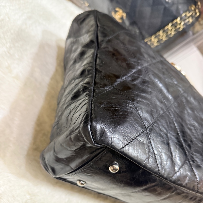 好看的實用款🖤CHANEL 香奈兒 蠟光牛皮 黑色肩背 手提 托特包-18