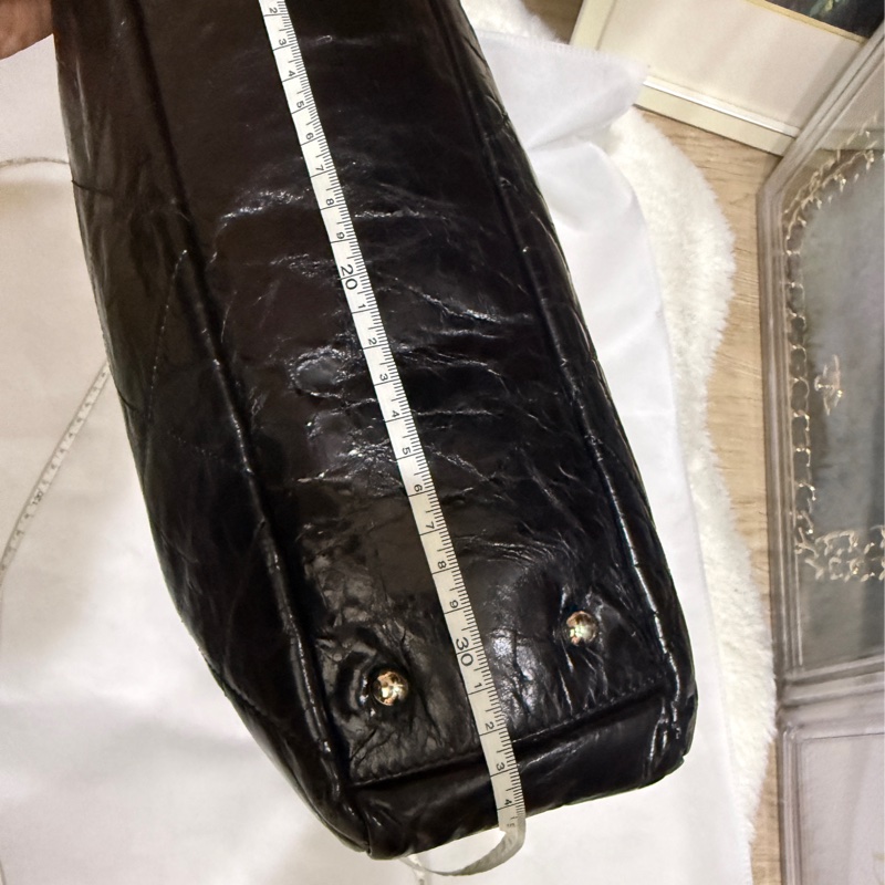 好看的實用款🖤CHANEL 香奈兒 蠟光牛皮 黑色肩背 手提 托特包-41