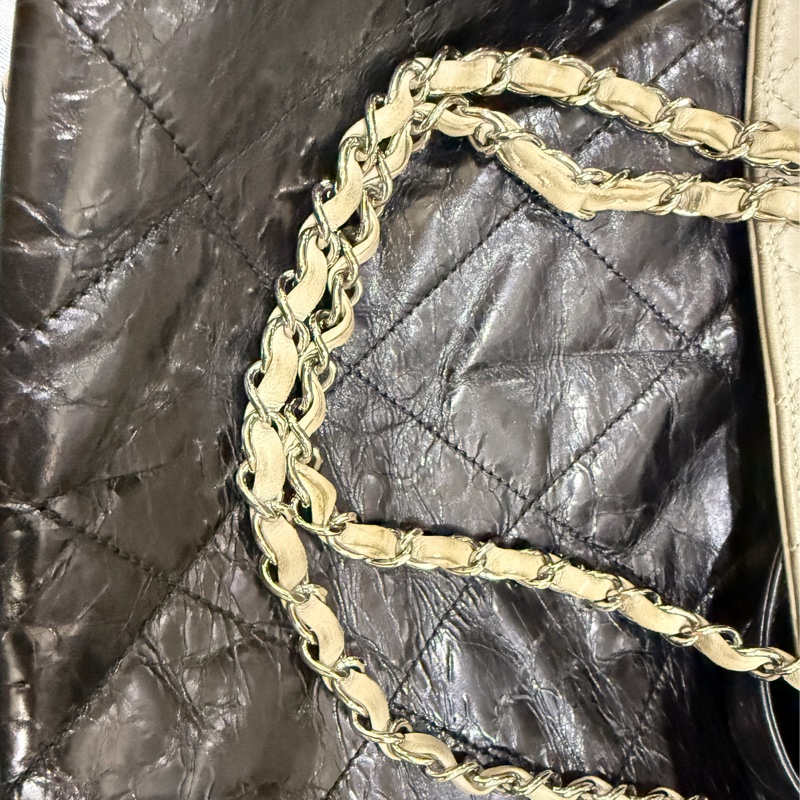 好看的實用款🖤CHANEL 香奈兒 蠟光牛皮 黑色肩背 手提 托特包-49