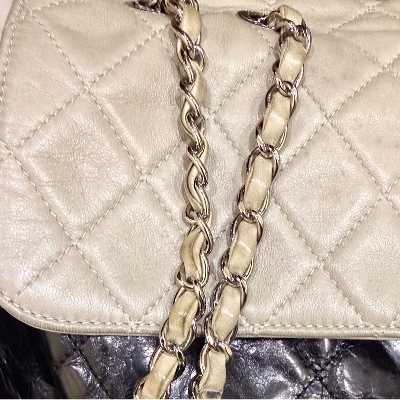 超值得!好看的實用款🖤正版長腿kitty一起送🥰CHANEL 香奈兒 蠟光牛皮 黑色肩背 手提 托特包-58