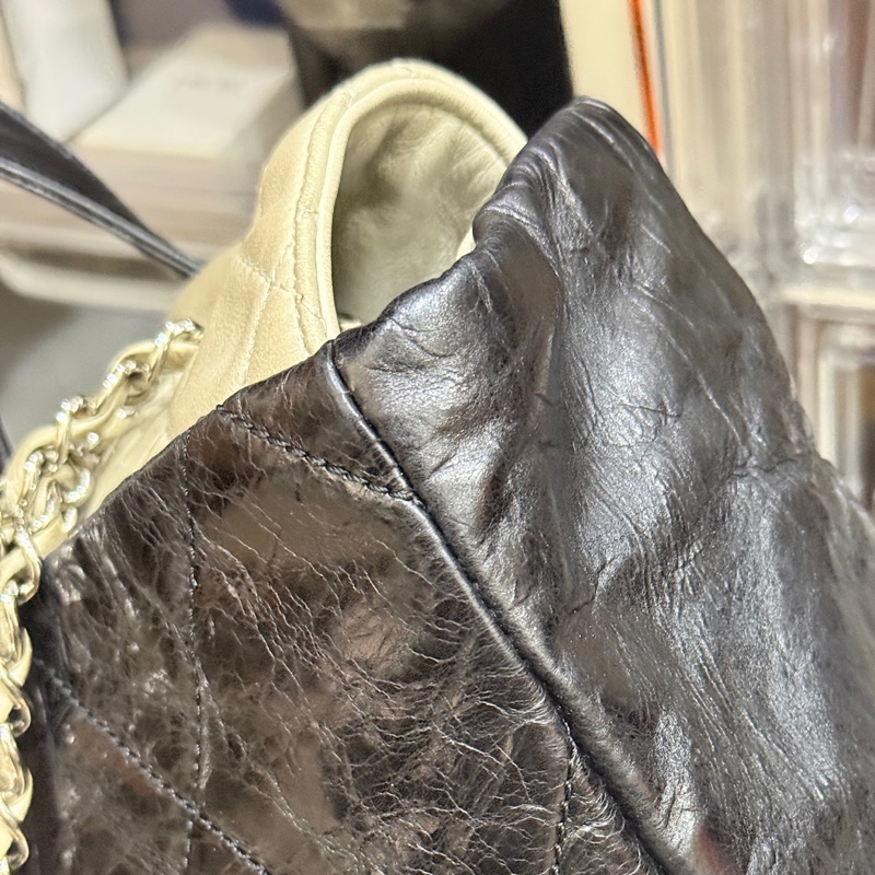 超值得!好看的實用款🖤正版長腿kitty一起送🥰CHANEL 香奈兒 蠟光牛皮 黑色肩背 手提 托特包-67