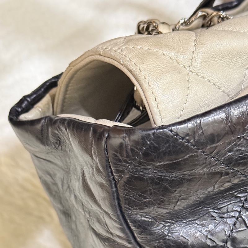 超值得!好看的實用款🖤正版長腿kitty一起送🥰CHANEL 香奈兒 蠟光牛皮 黑色肩背 手提 托特包-69