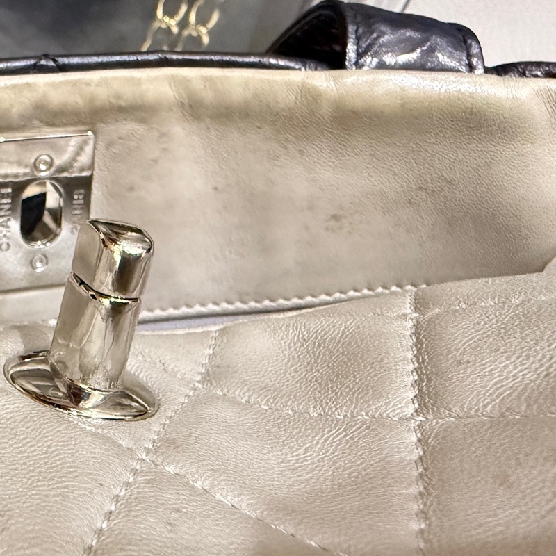 超值得!好看的實用款🖤正版長腿kitty一起送🥰CHANEL 香奈兒 蠟光牛皮 黑色肩背 手提 托特包-72