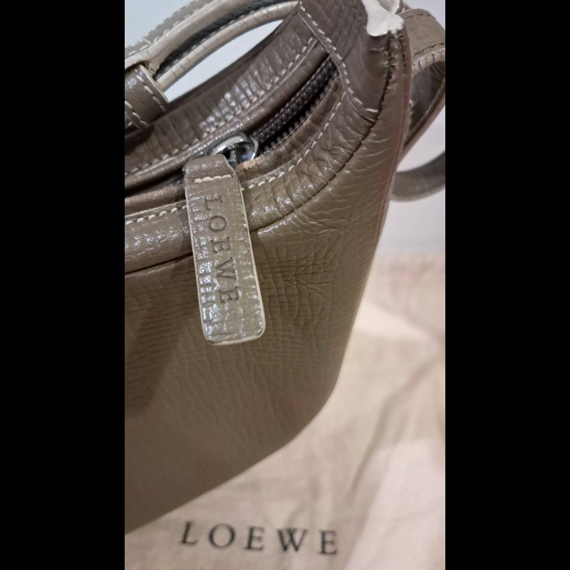 Loewe稀有皮革復古肩背腋下包-11