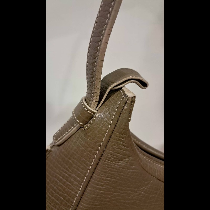 Loewe稀有皮革復古肩背腋下包-15