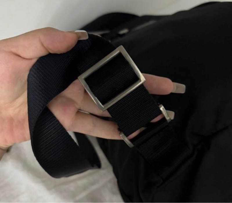 Prada 後背包 30*16*38-3