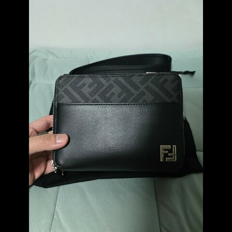 Fendi 老花相機包