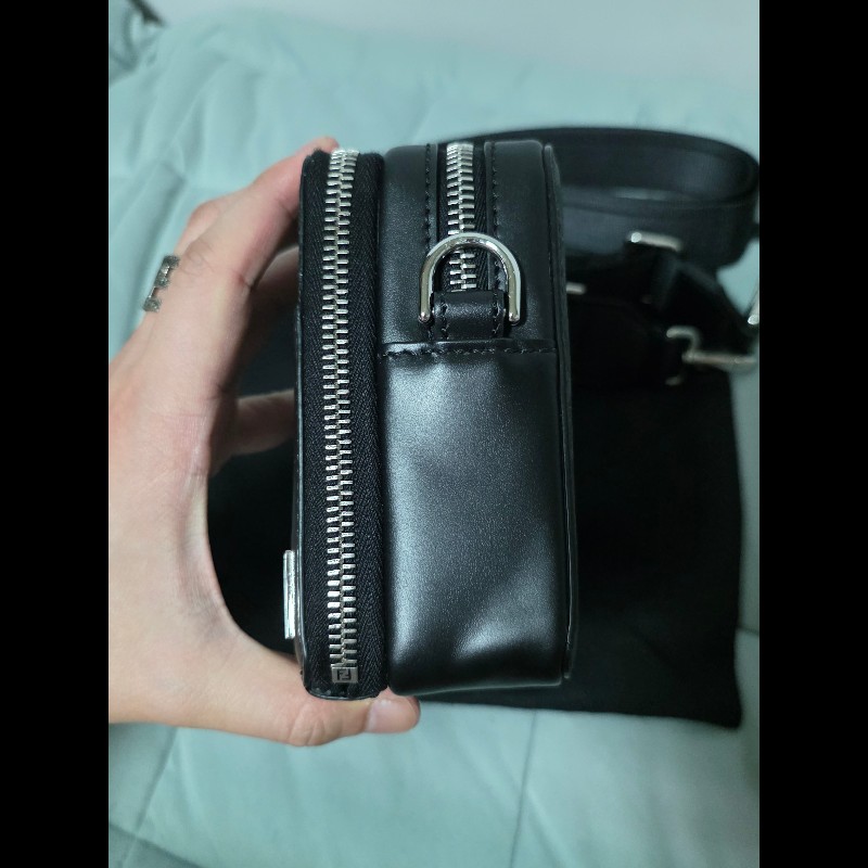 Fendi 老花相機包-3