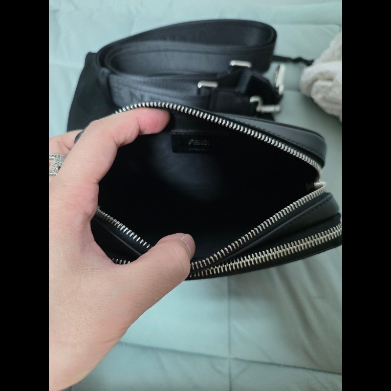 Fendi 老花相機包-7