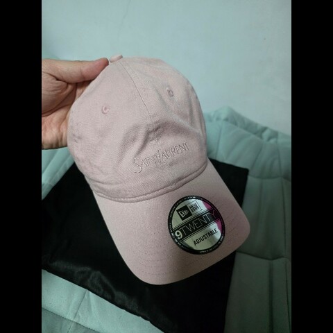 Saint Laurent YSL new era 聯名刺繡棒球帽 粉色