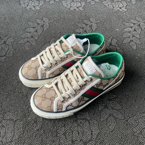 02051 gucci1977烏木色板鞋36碼無盒，成色充新輕微磨損