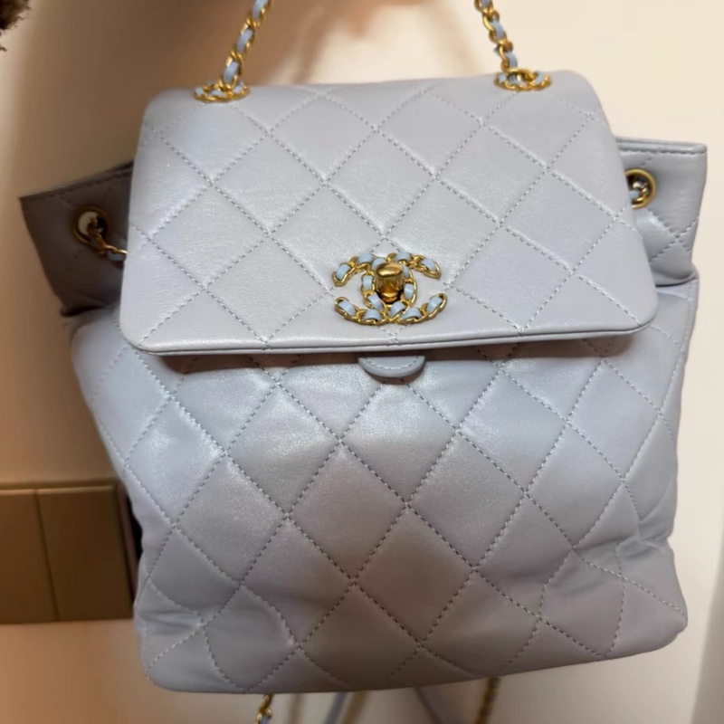 Chanel backpack 24p 24年2月包，有塵袋 芯片款98新，無護理-0