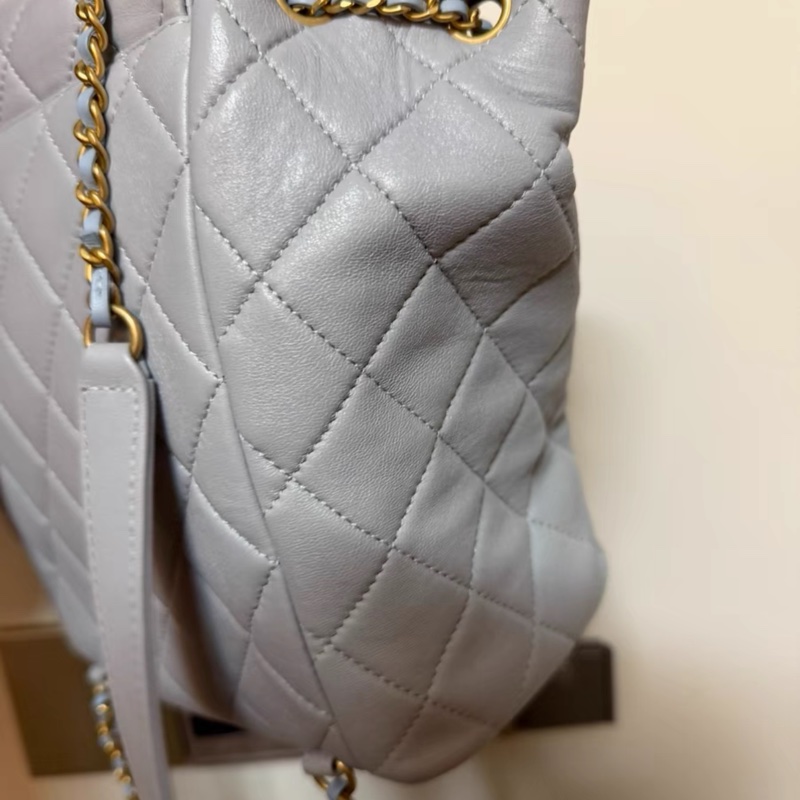 Chanel backpack 24p 24年2月包，有塵袋 芯片款98新，無護理-2