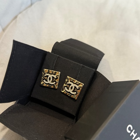 Chanel 雙C logo 方形復古滿鑽耳環 淡金色/耳針式