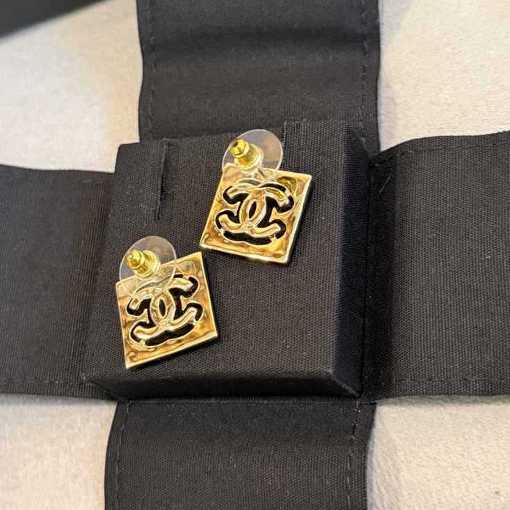 Chanel 雙C logo 方形復古滿鑽耳環 淡金色/耳針式-6