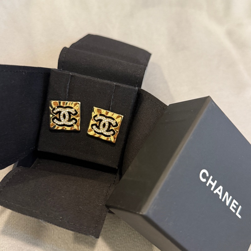 Chanel 雙C logo 方形復古滿鑽耳環 淡金色/耳針式-8