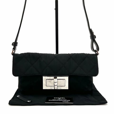 chanel 黑金羊皮19bag腰包mini woc，芯片款 17*10*4cm 98新配件塵袋盒子