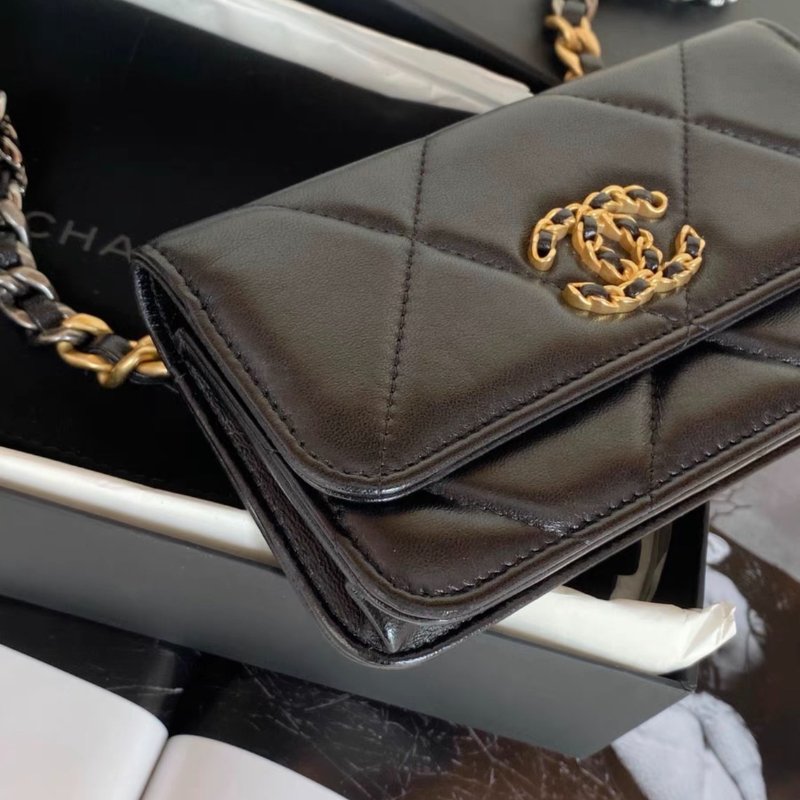 chanel 黑金羊皮19bag腰包mini woc,芯片款 17*10*4cm 98新配件塵袋盒子-4