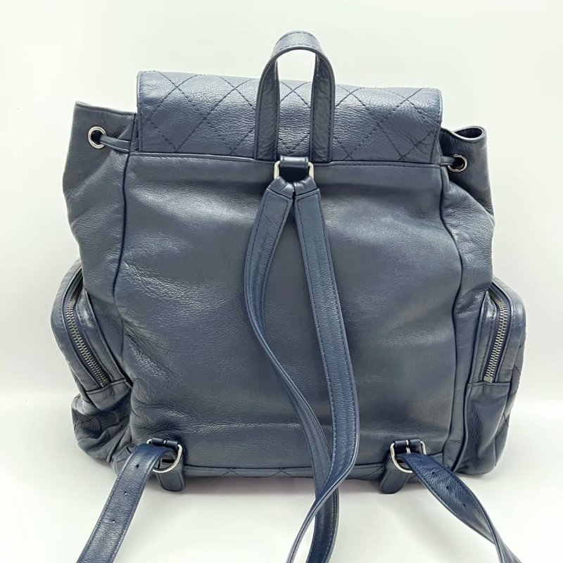 CHANEL 藍銀抽繩翻蓋後背包 28*32*17 98新配件保卡-3