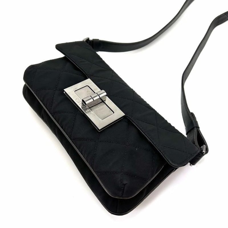 CHANEL 黑色銀扣肩背斜背包 27*15*4 98新配件塵袋保卡-2