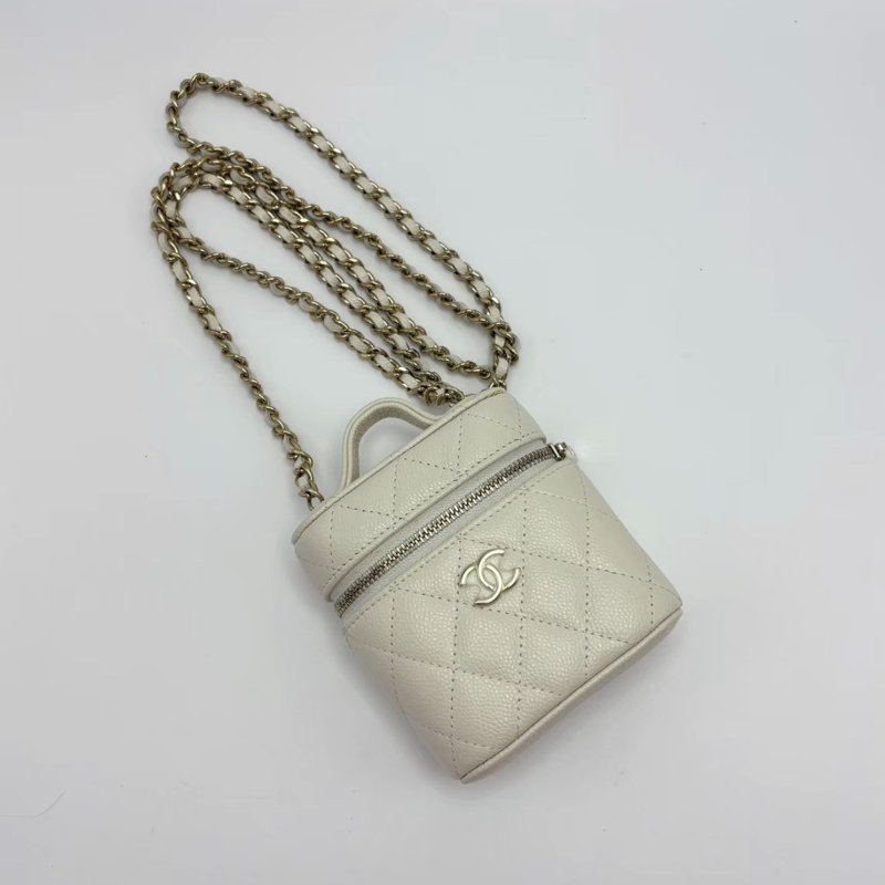 CHANEL mini白色金扣菱格紋荔枝牛肩背斜背包10*10*4 98新配件塵袋-2