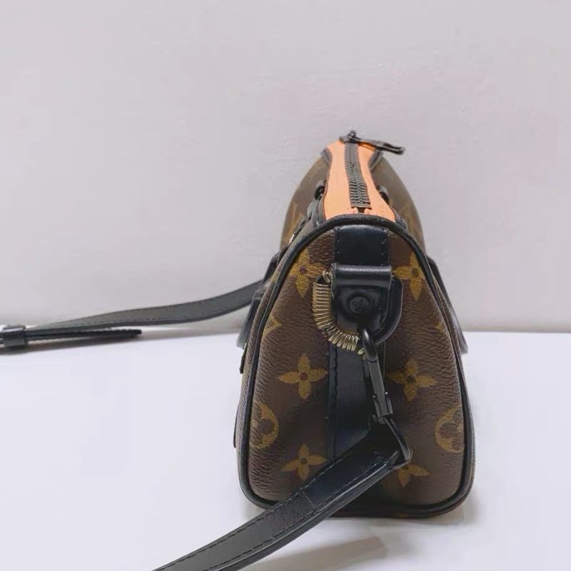 Lv秀款稻草人keepall xs 肩背斜背包20.5*9*12.5 98新配件塵袋-7