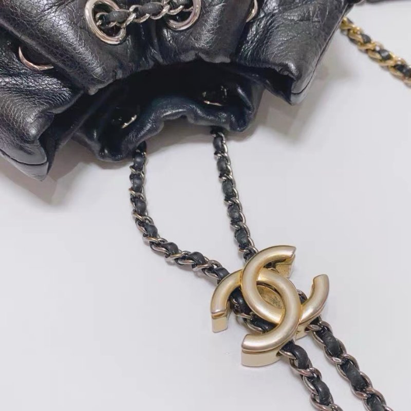 Chanel  Gabrielle系列甲殼蟲黑金抽繩水桶斜背包 19x4x21cm 98新配件塵袋-3