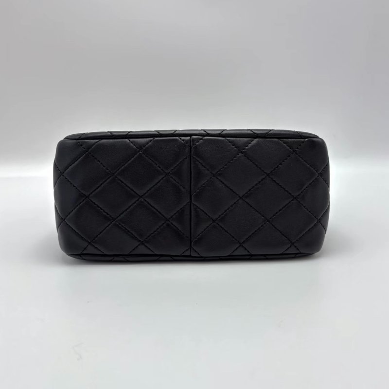 CHANEL23K金球hobo嬉皮肩背斜背包19*16*9 99新配件塵袋-4