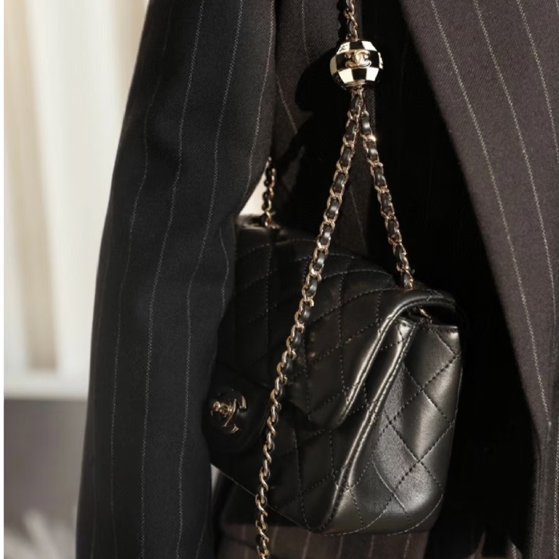 獨特限量款🈶購證😍Chanel香奈兒早春渡假系列黑金全皮足球方胖子鏈條包⚽️-2