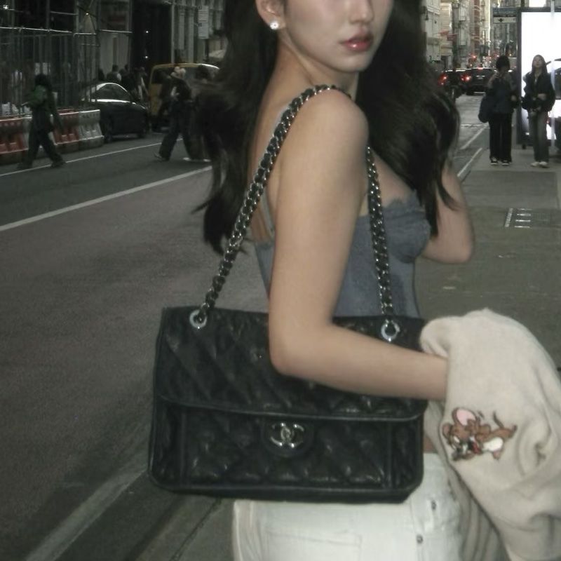 經典絕美款🤩Chanel黑銀季節款CF單肩斜挎鏈條包⛓️-3