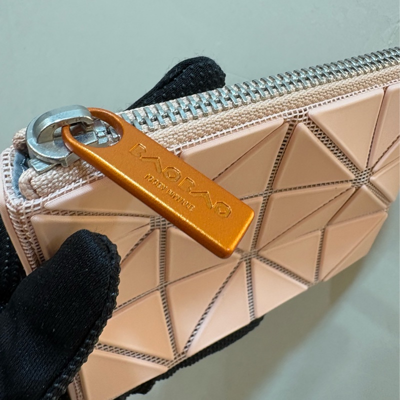 三宅一生 粉色四格拉鍊零錢包-1