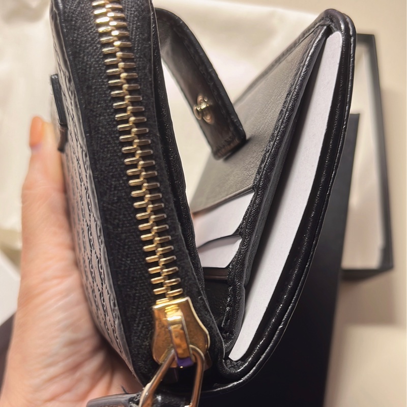 GUCCI近九成新短夾-1