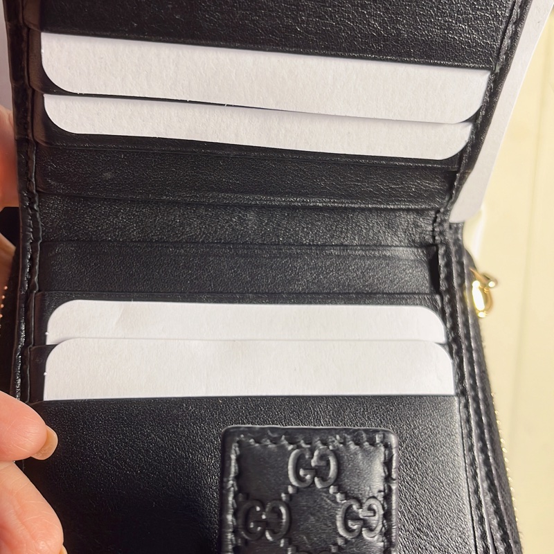 GUCCI近九成新短夾-10