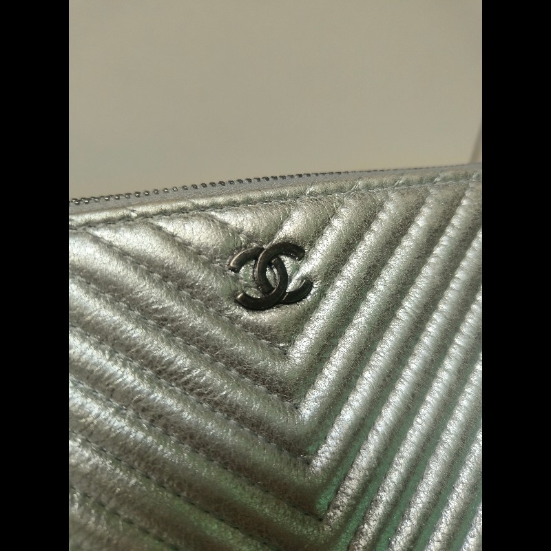 🔥年終狂降🔥【限時降價只到12/31(原18,800)】【8成新】㊣✨CHANEL✨(附防塵袋)香奈兒 小香 老香 銀色 羊皮 人字紋 雷標 保卡 手拿包/二手包/二手精品🌳二手樹屋🌳-11