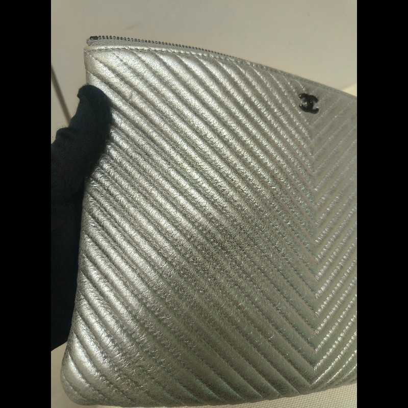🔥年終狂降🔥【限時降價只到12/31(原18,800)】【8成新】㊣✨CHANEL✨(附防塵袋)香奈兒 小香 老香 銀色 羊皮 人字紋 雷標 保卡 手拿包/二手包/二手精品🌳二手樹屋🌳-12