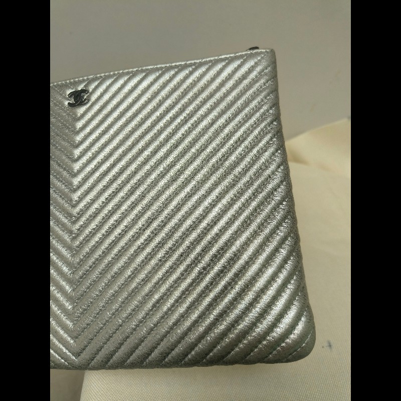 🔥年終狂降🔥【限時降價只到12/31(原18,800)】【8成新】㊣✨CHANEL✨(附防塵袋)香奈兒 小香 老香 銀色 羊皮 人字紋 雷標 保卡 手拿包/二手包/二手精品🌳二手樹屋🌳-13